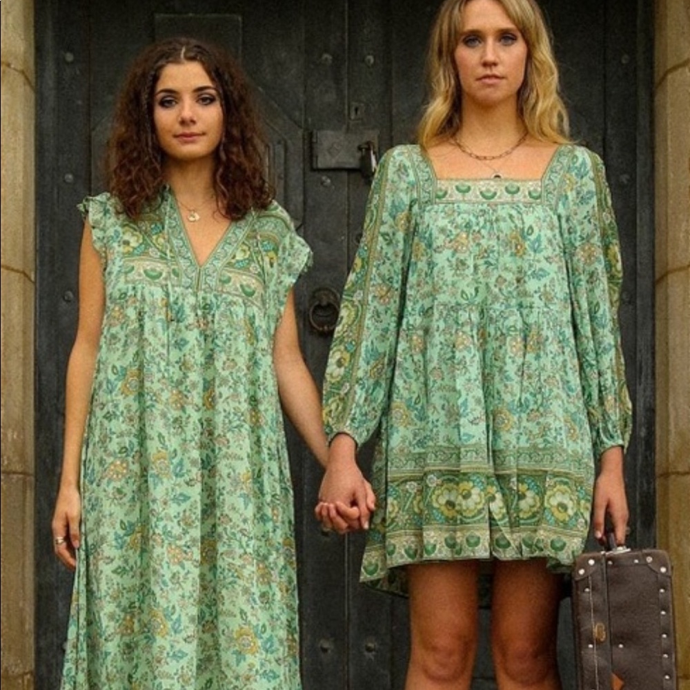 Spell folk song dress